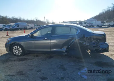 2011 Honda Accord 2.4 Lx z USA, uszkodzony, nr VIN 1HGCP2F32BA058776